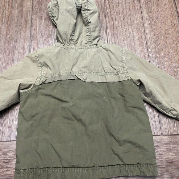 Old navy Jacket army green 6-9 month - Picture 3 of 4